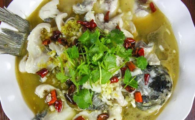  只顾|酸菜鱼别只顾着放酸菜，做好这个步骤汤汁更入味鲜美