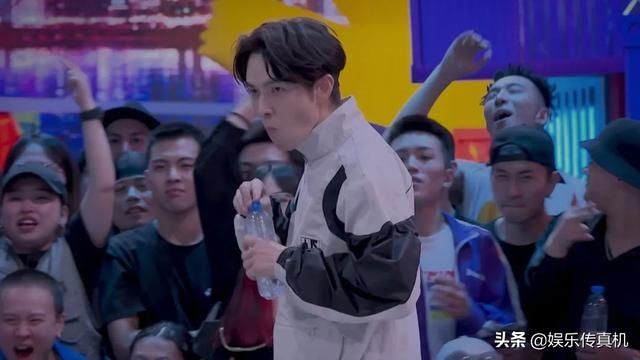  张艺兴|看完《这！就是街舞》4位队长斗舞，感觉赛果已经不重要了