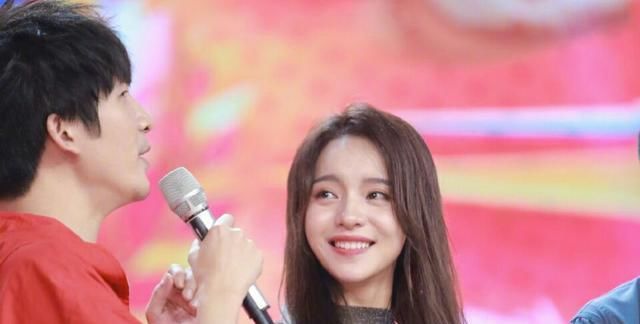  选手|《天天向上》曾经的实习生伍雅露，参加选秀后，从台下走到了台上