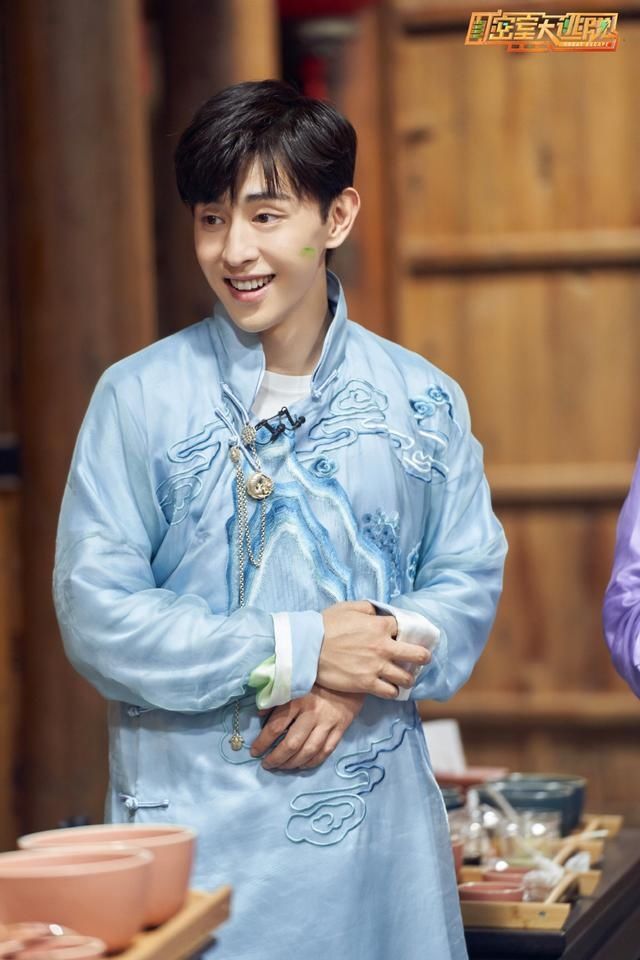  LV春夏21男|吴亦凡、邓伦、欧阳娜娜、白宇、宋威龙、钟楚曦、虞书欣