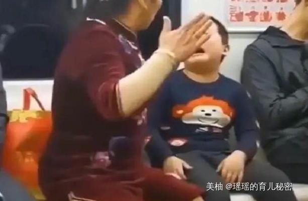  吃饭|宝宝不吃饭怎么办？奶奶一招解决，网友：真是硬核奶奶