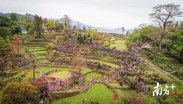 飞霞山|听说大家都在问:什么是清远?