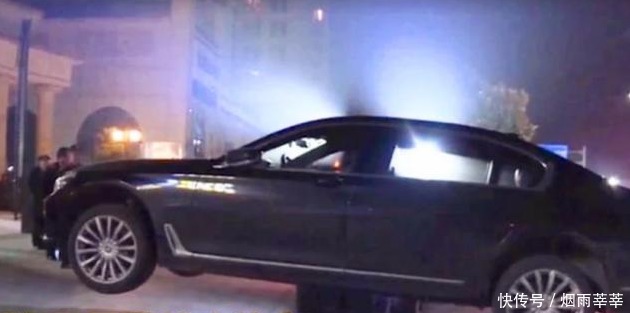  傻了眼|宝马车主乱停车放出狠话，200万的车看谁敢动，最后整个人傻了眼