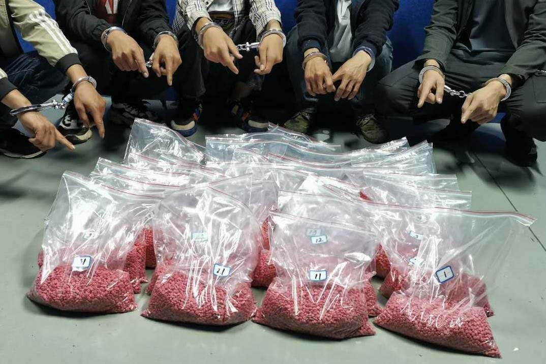 公斤|撞停嫌疑人车辆！红河金平破获武装运输贩卖毒品案 缴毒23公斤