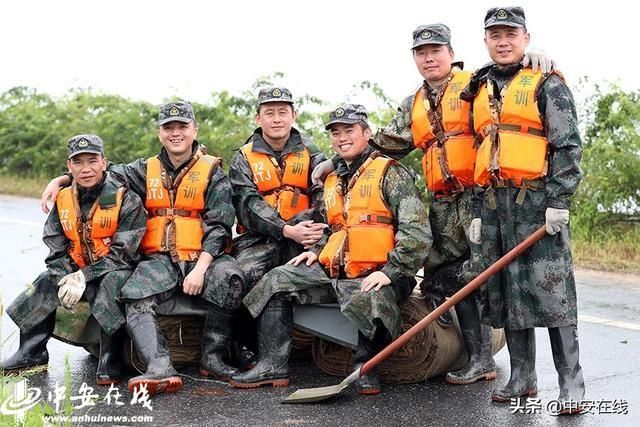  组队|转业干部组队重返一线抗洪