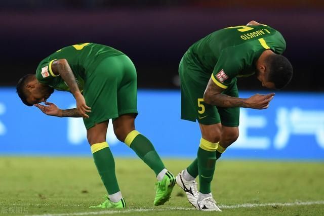  压根儿|唯一四连胜球队？压根儿就不值得高兴！国安没有比埃拉球都不会踢