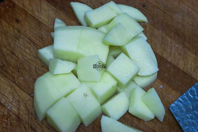  简单|入冬后家人最爱吃的一道菜，喷香入味，简单实惠，一次一盘不够吃