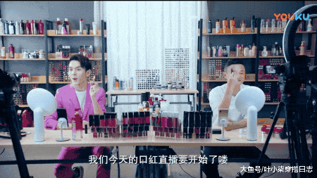 肌肤|李冰冰分享正确的敷面膜方法，难怪她46岁肌肤也如少女般吹弹可破，原来是用对了方法！