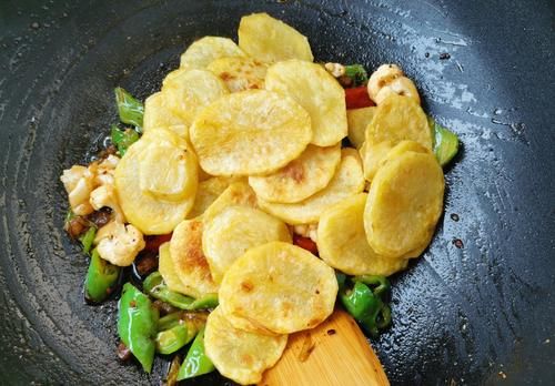 外酥|8月胃口差,遇到这菜别错过,一煎一炒,外酥里嫩,鲜美又下饭