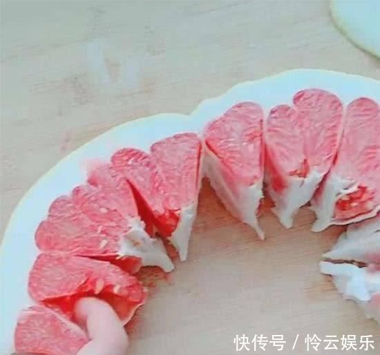 水果|4种“网红水果切法”火遍全网，西瓜这样切，女生再也不怕吃花脸