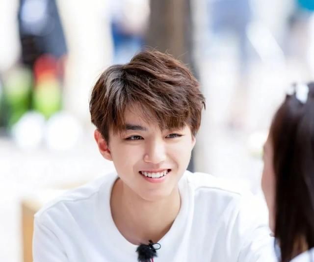  李子峰|《中餐厅4》杀青照，6位飞行嘉宾全曝光，除了王俊凯其余人没看头