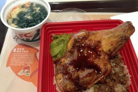 更有良心|肯德基和麦当劳谁良心对比两家“鸡腿饭”,网友被坑好多年
