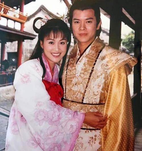 老师|娱乐圈的这些明星夫妻藏得太深!其中一位,还娶了我们都认识的“老师”