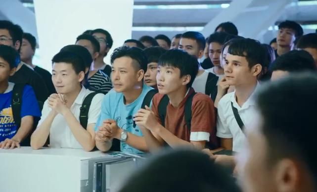  路小北|《穿越火线》是游戏改编剧的范本？第一集内容就有三处小毛病