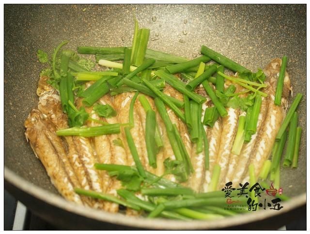 用来|有一种海鱼，在潮汕，土名为鸡腿鱼，用来贴鱼鼎最是鲜美不过