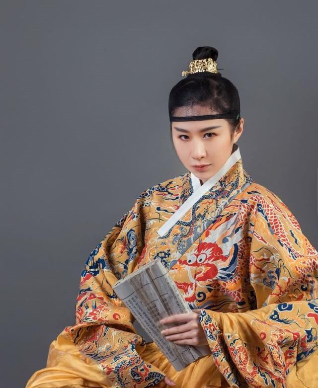  看得出来|2020CJ：玩国风这小姐姐是专业的！武装红妆样样精通，太飒了