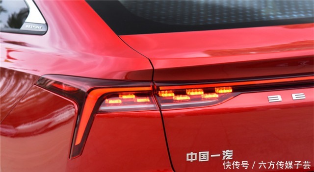 B70|全新奔腾B70非常漂亮,网友叫它凯迪拉腾,媲美合资的掀背轿跑