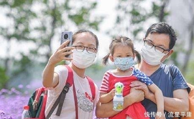  打碎|15岁男孩为成网红，打碎200个鸡蛋浇母亲头上，粉丝笑了妈妈哭了