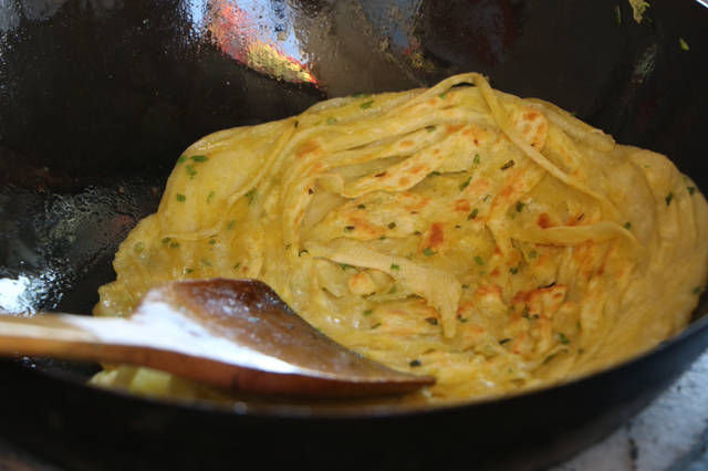  发面|夏天就馋这个饼，不发面不烫面，柔软层次多，外面要10块一斤