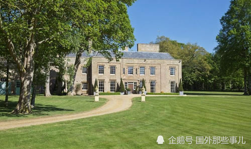 约合人民币|男子中14亿后一口气买38套房,价值6000万元豪宅不住一直空置着