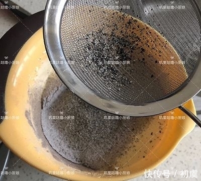 翻拌均匀|超人气龙猫甜甜圈