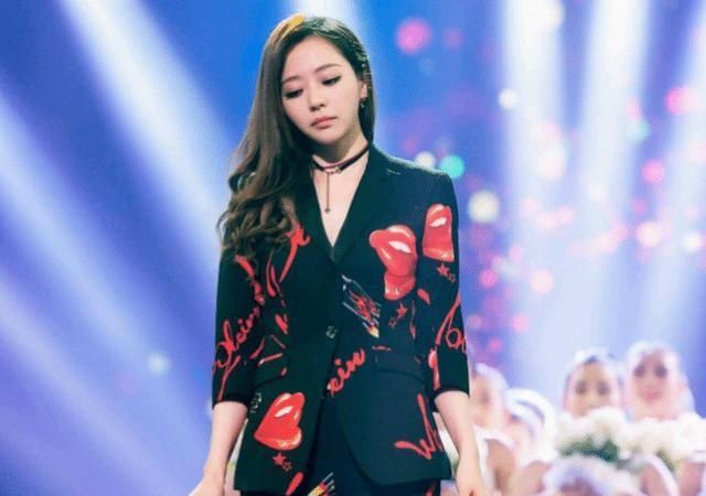  亚军|尴尬满满！都是超女出身，亚军、季军已是导师，而冠军却还是选手