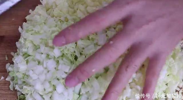  美味|鸡蛋白菜还能这样吃，美味至极，吃过一次念念不忘！