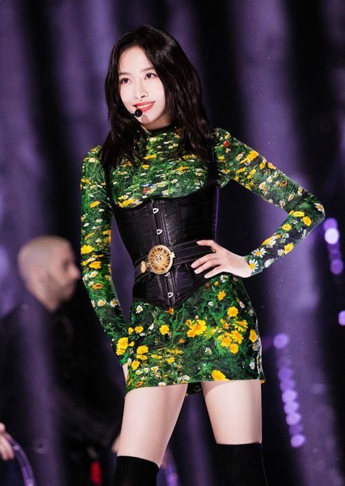  热舞|宋茜穿紧身包臀裙热舞，魅力四射曲线曼妙，“姐姐kill”太强了！