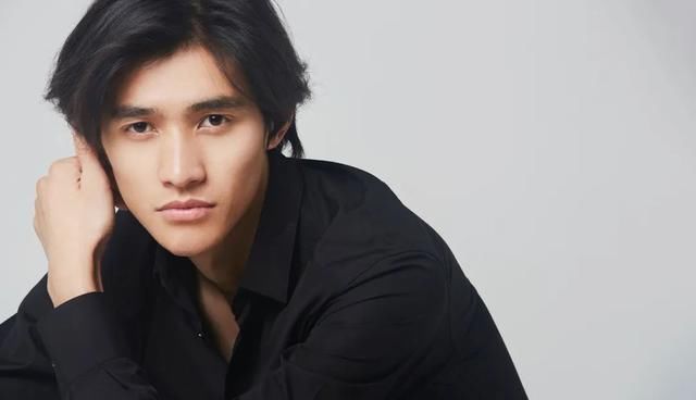  李子峰|《中餐厅4》杀青照，6位飞行嘉宾全曝光，除了王俊凯其余人没看头