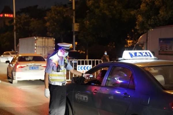  扛不住|59人扛不住高温 就要扛得住查处