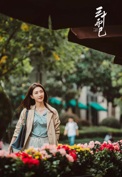  造型师|江疏影生图曝光，和路人相比差距太大，造型师给的靴子被吐槽致命