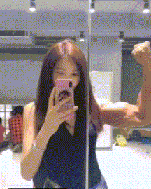 难道|搞笑GIF:这里面的难道是花生?我看着像,我回家带布袋!