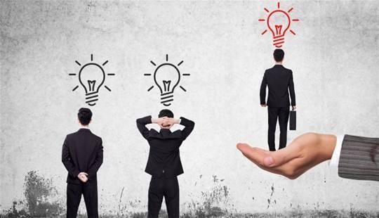 面试|面试时,心仪的公司工资5千,普通公司8千,怎么选?3个方面考虑