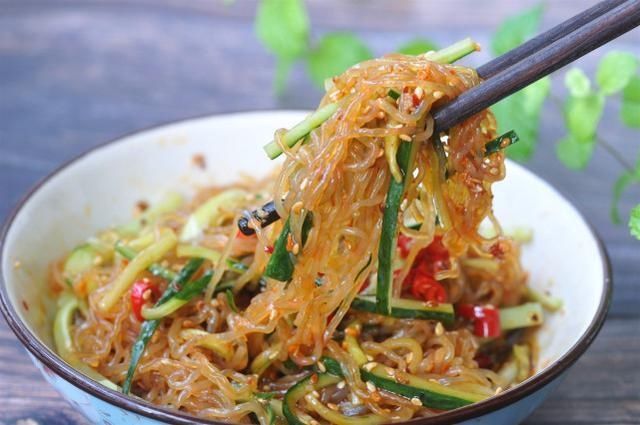  低热量|面条米粉一边站，夏天早餐锁定它！0脂肪，低热量，医生也爱吃！