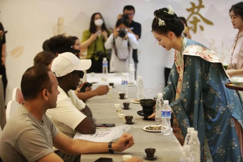 30余名国外留学生西城马连道体验茶文化