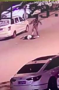 殴打|网传视频男子当街殴打前女友，致其重伤身亡