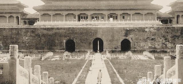 惨不忍睹|晚清老照片:被慈禧太后抛弃的紫禁城,杂草丛生,惨不忍睹