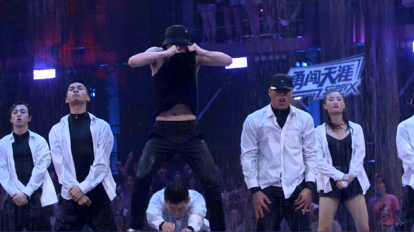 腹肌|《这街3》肖杰退赛?王一博全员晋级33强,张艺兴腹肌被滤镜磨平