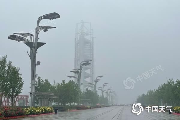 周末北方多地降温剧烈 湖南湖北等地暴雨如注