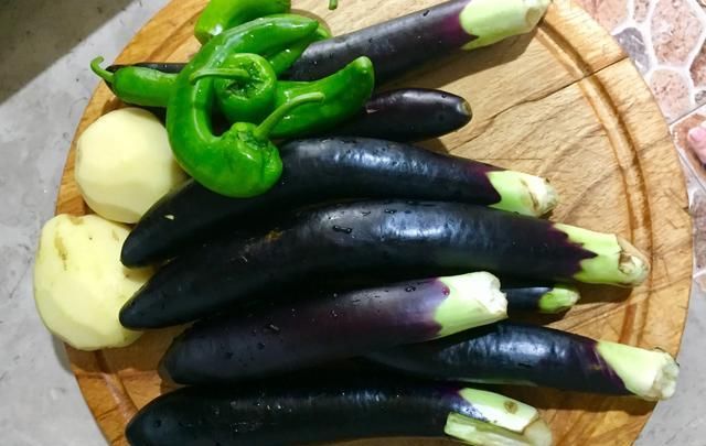  好学|爱吃茄子土豆看过来，东北地三鲜家庭版，好学易做，口味不输酒店