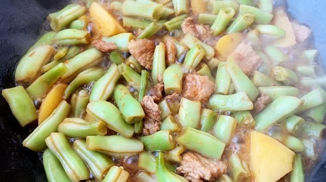  味十足|芸豆东北最家常的做法，炖出来香喷喷的，酱味十足好下饭