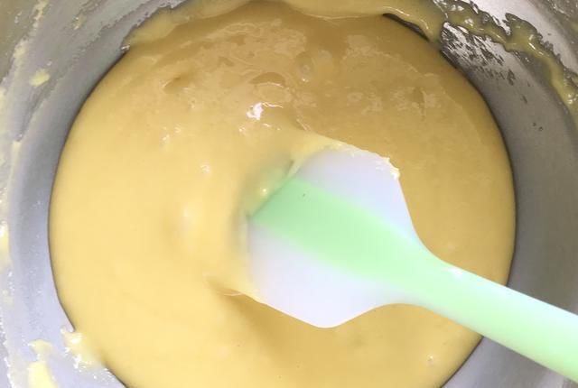 操作|法式甜点草莓慕斯,颜值高口味赞,操作非常简单,跟我一起做起来