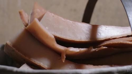  辣子|锅巴配辣子，羊肉拌凉面，不说了开吃吧