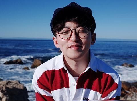  入驻|《跑男》导演入驻微博10年，谁注意他的微博认证？还真没看出来！