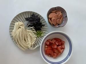 火腿|好吃到舔碗??酱汁浓郁美味的茄汁火腿焖面