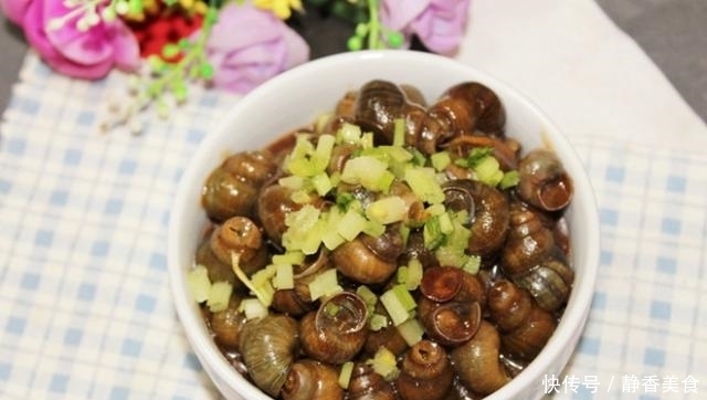 入适量|10斤田螺,闺蜜这样炒一锅,三人啤酒配螺蛳,真够味,真过瘾