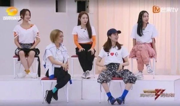  活该|袁咏琳飘了，借周杰伦抬咖，让节目组马桶捞手机，活该被黄晓明怼