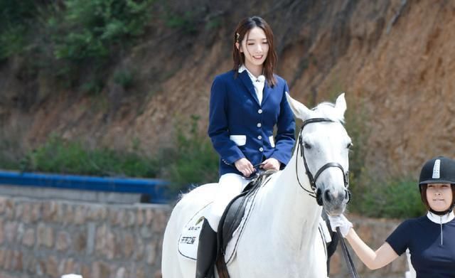  笑容|《奔跑吧》迎来最美女嘉宾，笑容甜美，张大大秒变“娇滴滴”少女