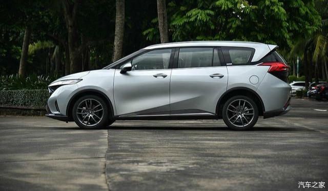  MPV|适合二胎家庭的七座MPV，海马7X实拍体验