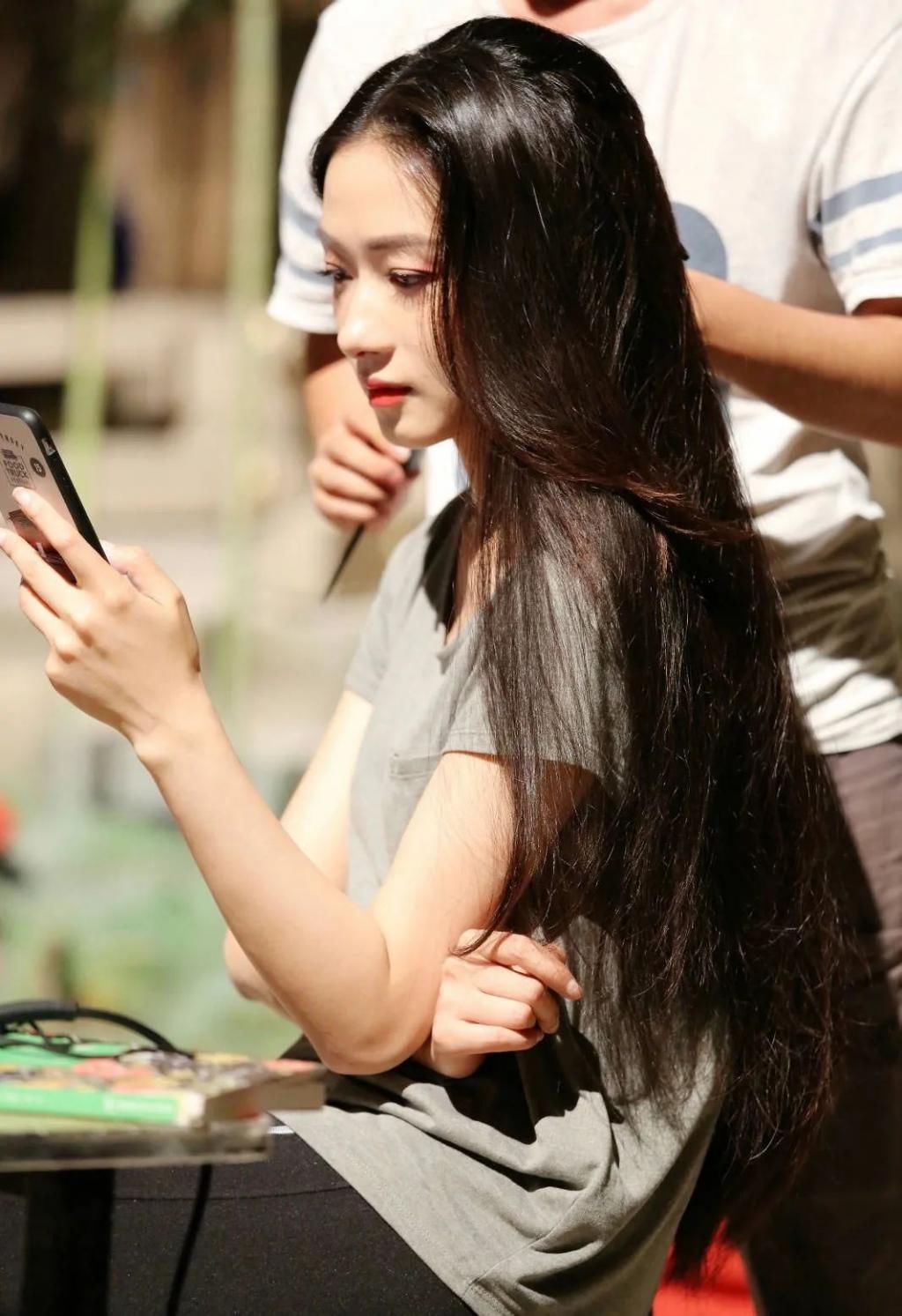  大碗宽面|一夜之间口碑崩塌！万人迷万茜是怎样变成了万人烦？